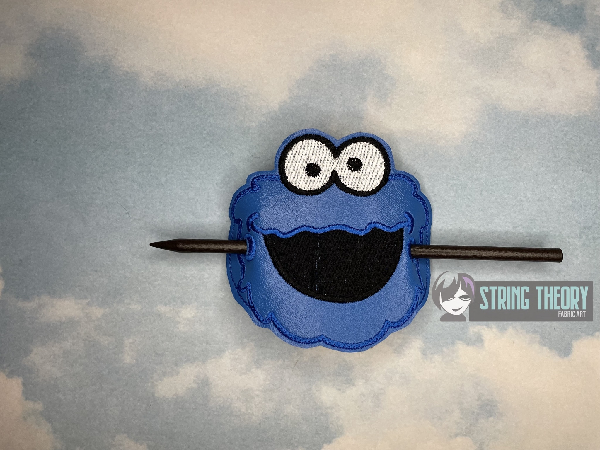 Sesame Street cookie monster ITH bun cover machine embroidery design