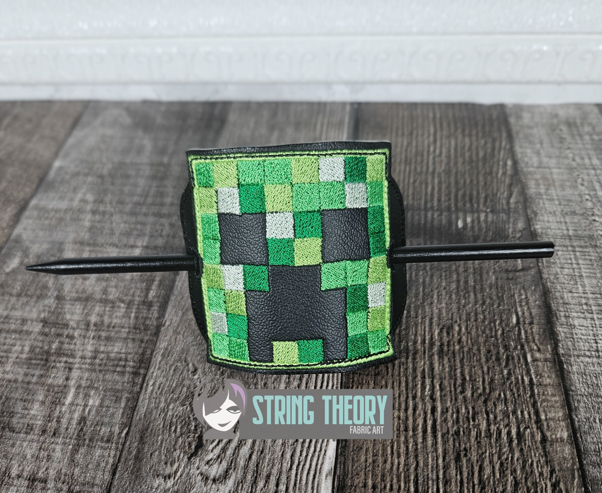 Minecraft Creeper ITH Bun Cover machine embroidery design