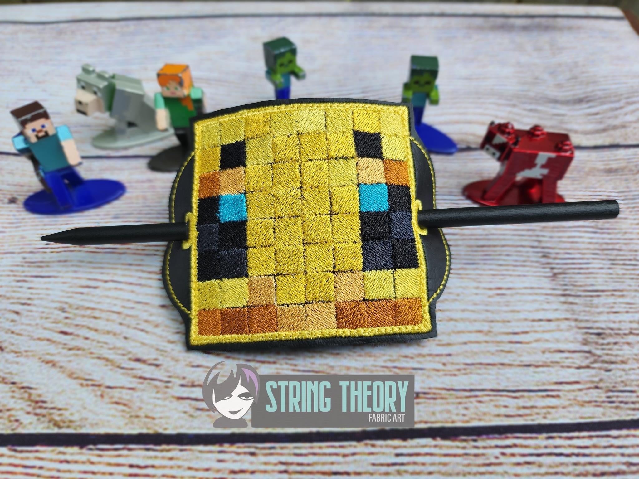 Minecraft Bee ITH Bun Cover machine embroidery design