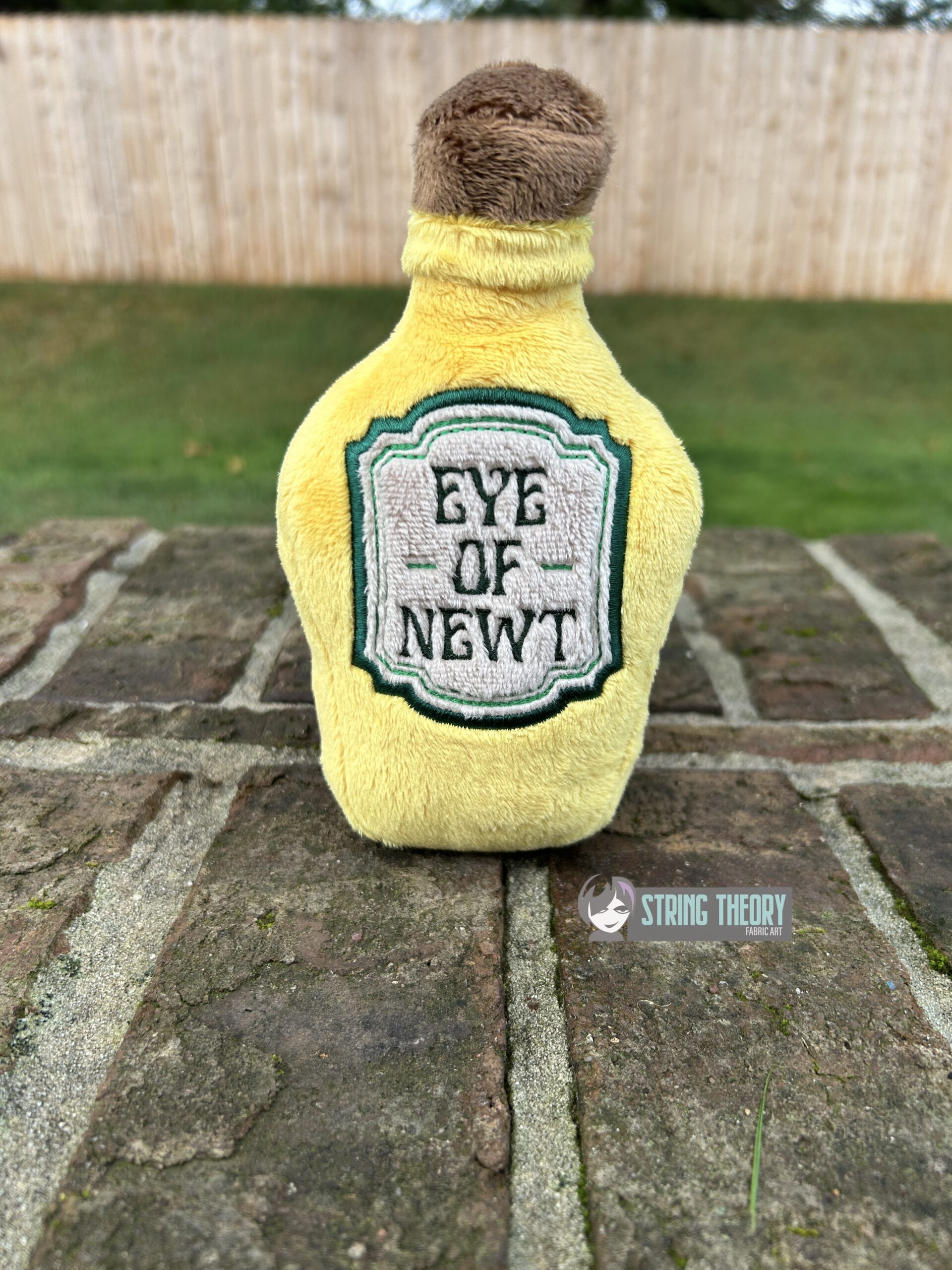 Potion Bottle Label – Eye of Newt Appliqué Digital Download for Machine Embroidery Pattern, Design (4x4 Hoop)