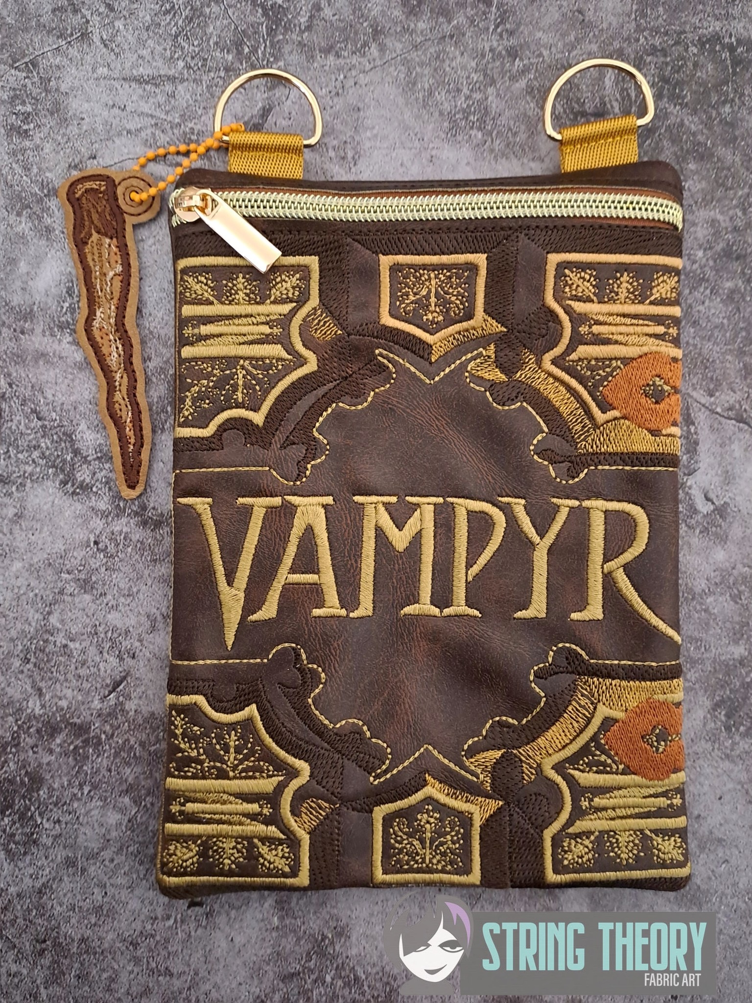 6x10 Buffy Vampyr Book FL zip bag