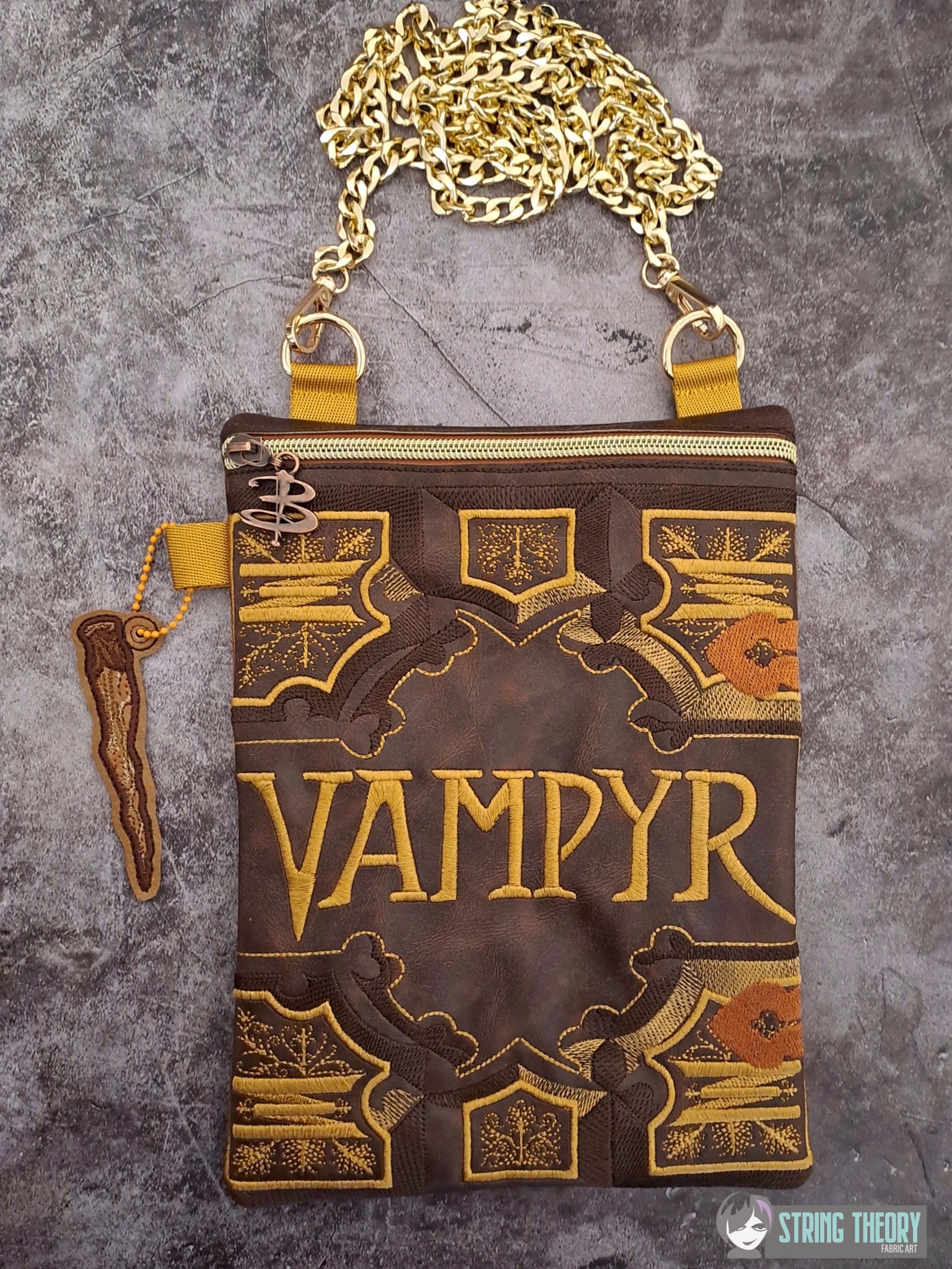 7x11 Buffy Vampyr Book FL zip bag